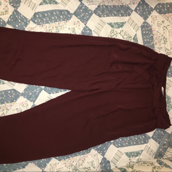 Burgundy paper bag style pants - Picture 2 of 4
